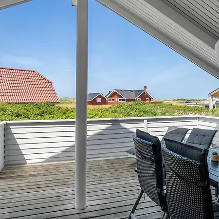 Strandhus Feriehus Romo